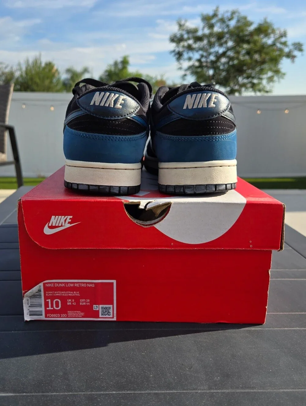 Nike Men’s Low Top Sneakers - Black, White & Blue